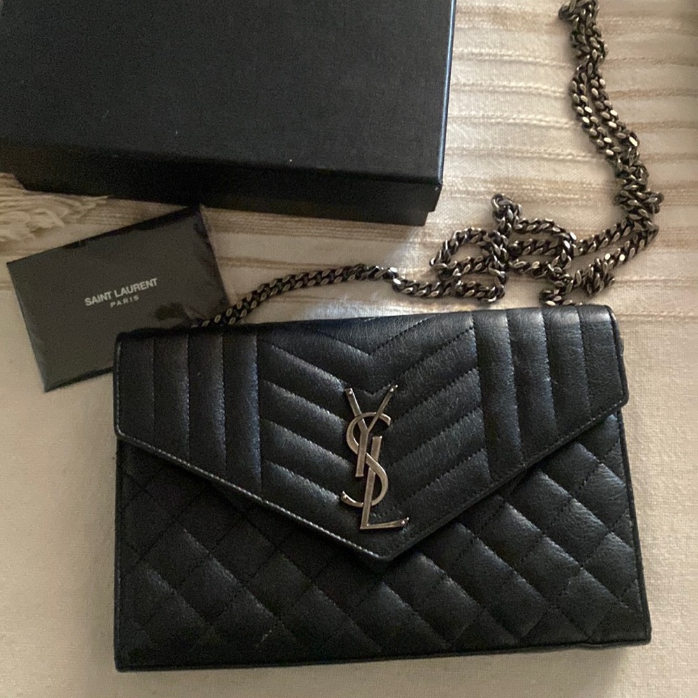 YSL chain wallet
